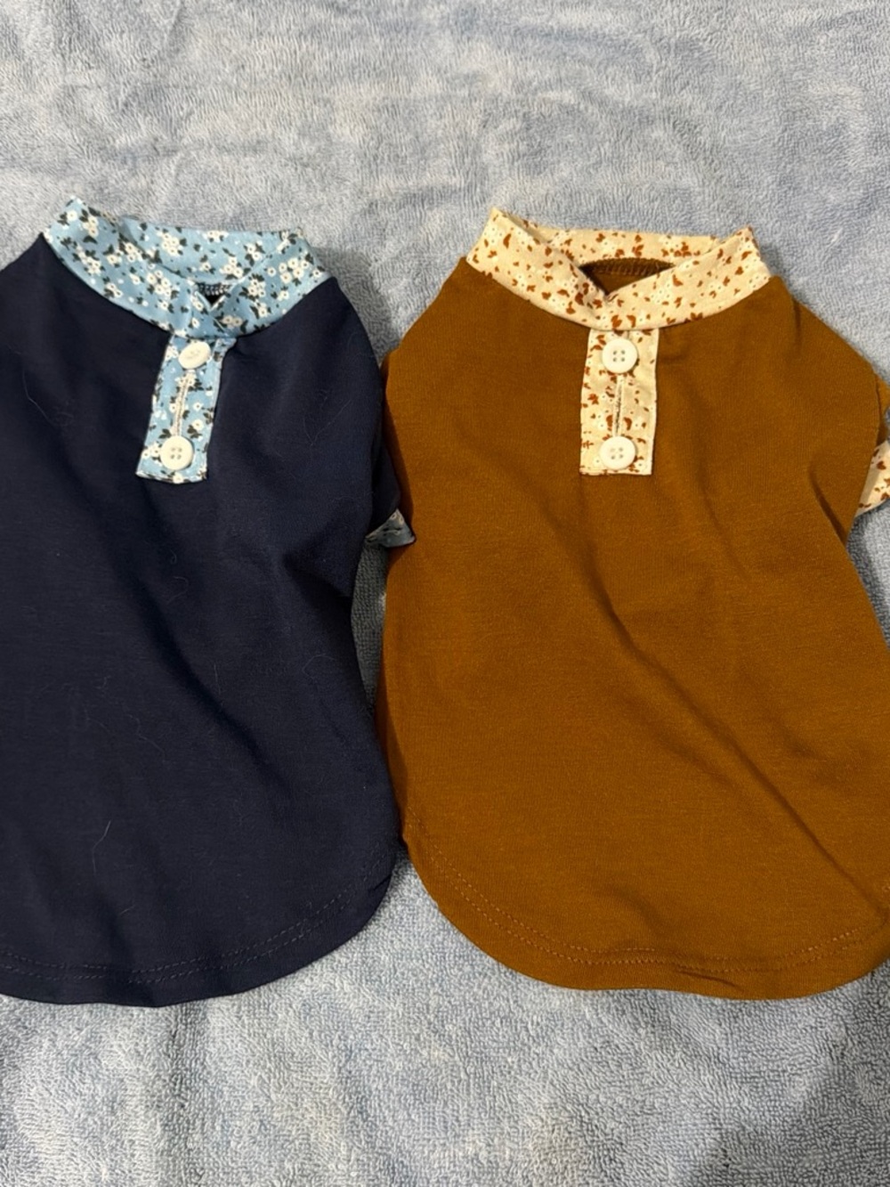 Puppy Floral Collar Short-Sleeve Top - Navy and Brown